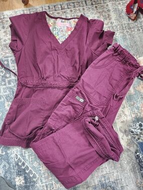 koi Plum Women's Scrub Top & Jogger Pants Set